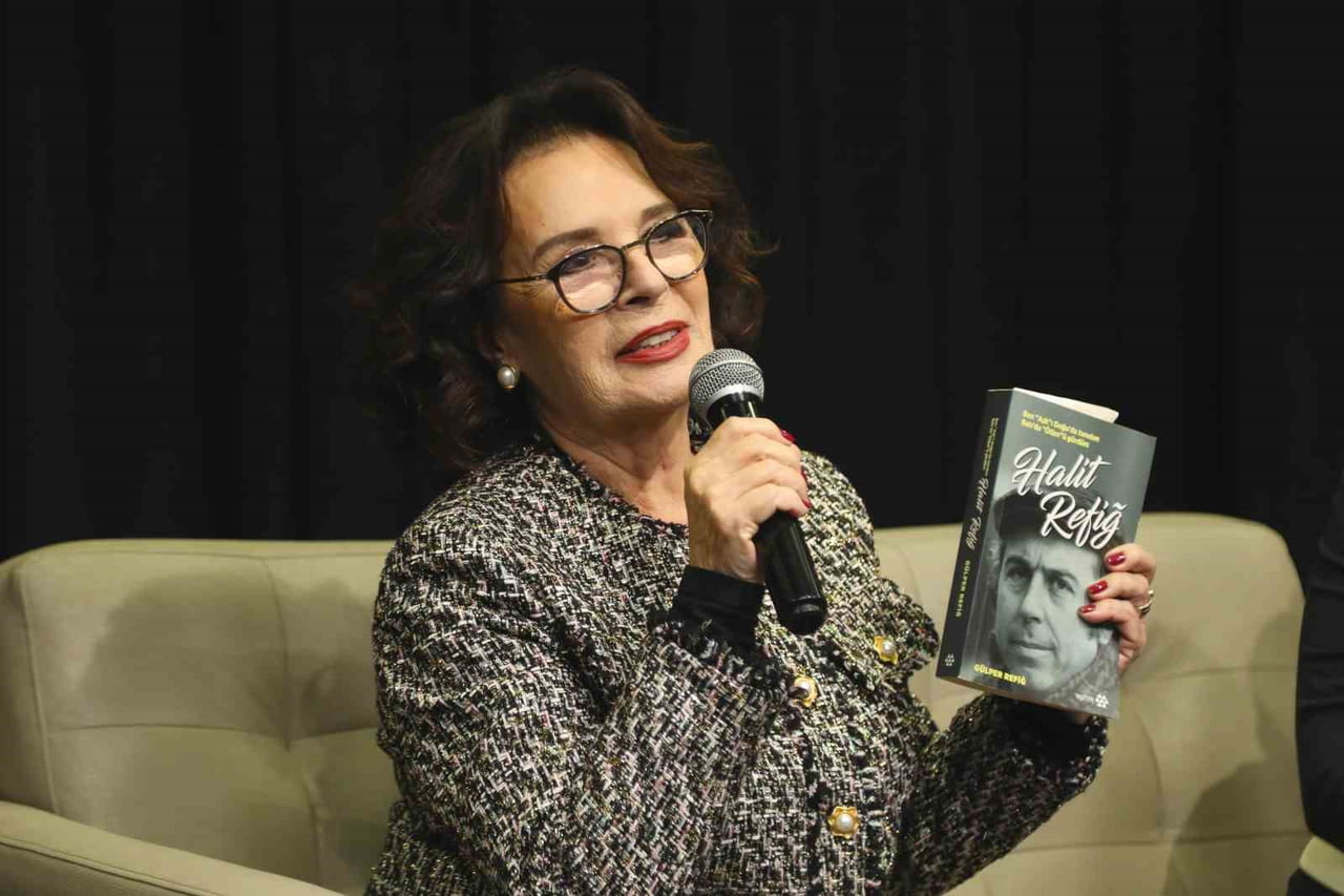 ESENLER FİLM FESTİVALİ KAPSAMINDA DÜZENLENEN PANELDE KONUŞAN USTA OYUNCU HÜLYA KOÇYİĞİT, HALİT...