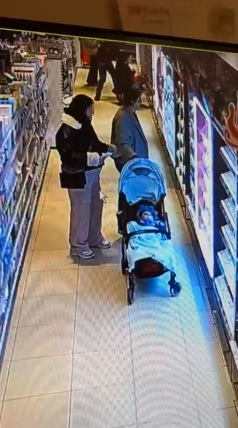 ESENYURT'TA KILIKTAN KILIĞA GİREN KADIN HIRSIZ, MÜŞTERİ KILIĞINDA GEZDİĞİ ALIŞVERİŞ MERKEZLERİNDE...