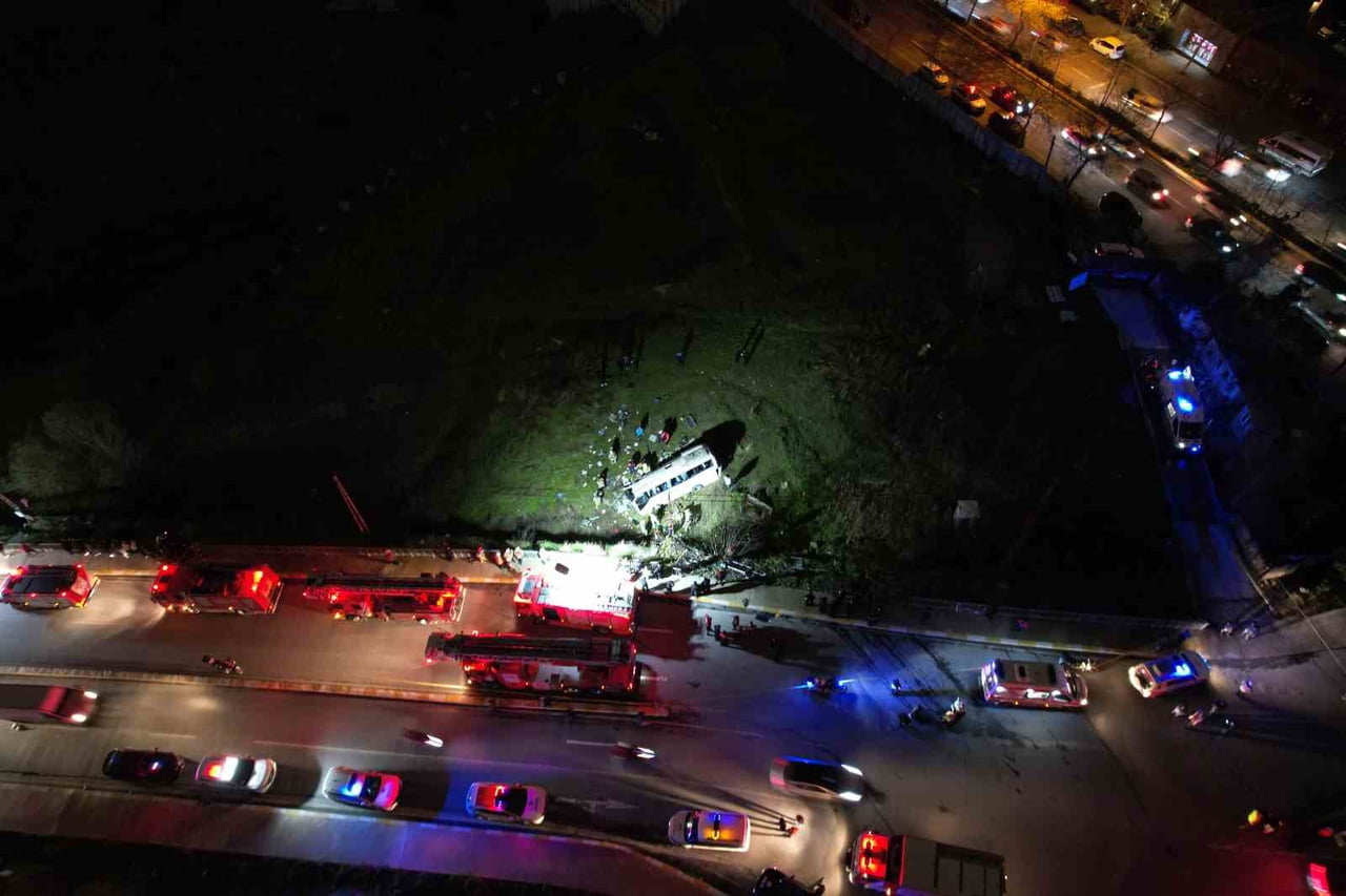 ESENYURT’TAKİ SERVİS MİNİBÜSÜ KAZASINDA ÖLÜ SAYISI 4’E YÜKSELDİ