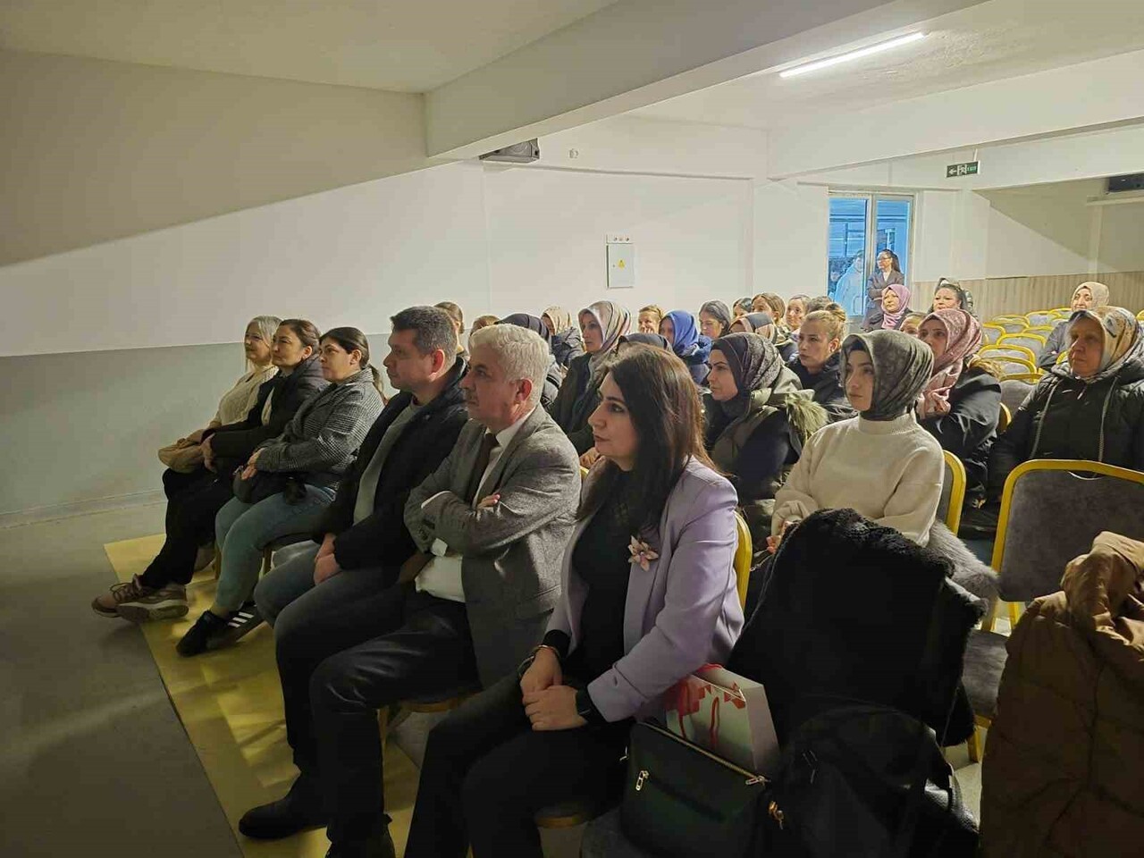 ESKİŞEHİR'DE DÜZENLENEN 'DİJİTAL TEHDİTLERE KARŞI BİLİNÇLENME SEMİNERİ'NDE SOSYAL MEDYA, DİJİTAL...