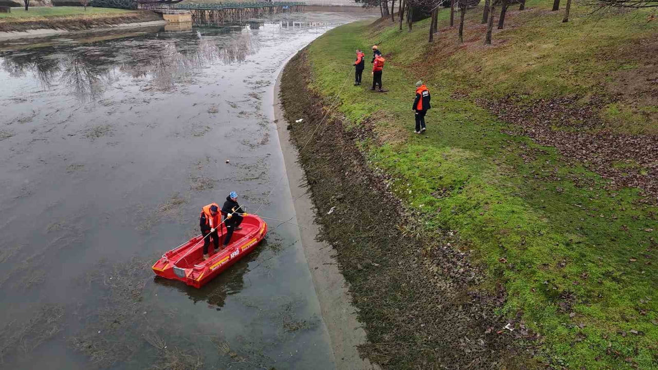 ESKİŞEHİR’DE 6 GÜNDÜR KAYIP 51 YAŞINDAKİ TÜRKÇE ÖĞRETMENİ TUNCAY ARSLAN’I, BULMAK İÇİN AFAD...