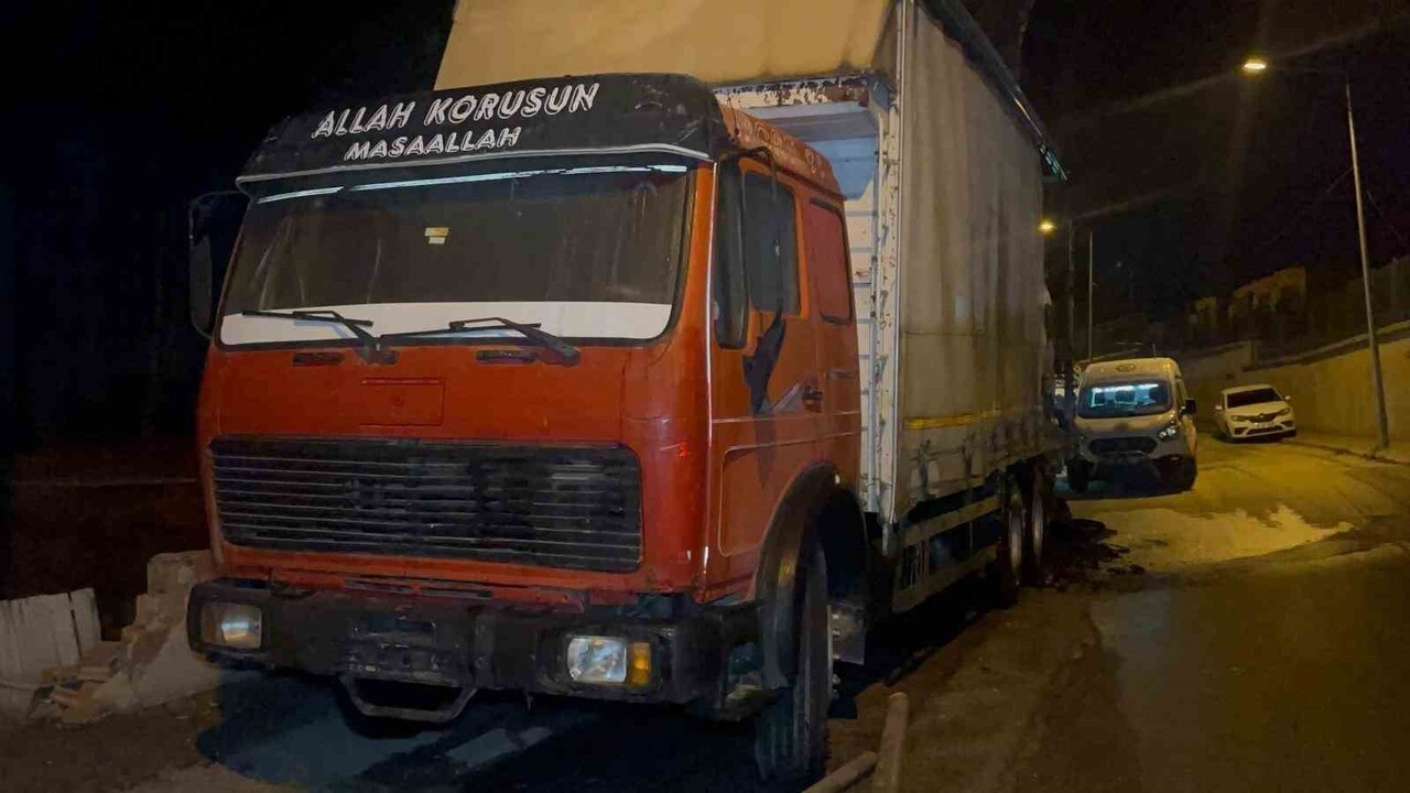 ESKİŞEHİR’DE BİSİKLET YÜKLÜ BİR KAMYONDA ÇIKAN YANGIN İTFAİYENİN HIZLI MÜDAHALESİ İLE KISA SÜREDE...