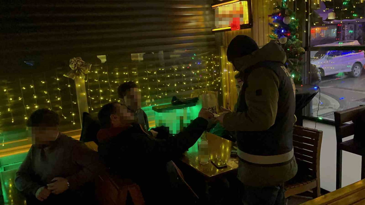 ESKİŞEHİR’DE YILBAŞI TEDBİRLERİ KAPSAMINDA 350’Sİ POLİS OLMAK ÜZERE 400 PERSONELLE YAPILAN ASAYİŞ...