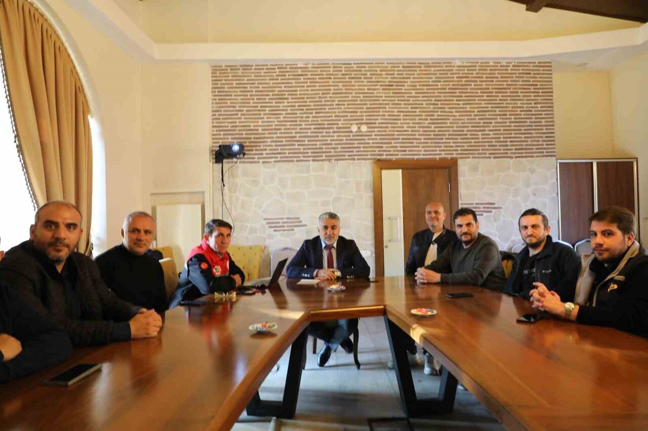 ESKİŞEHİR İL TARIM VE ORMAN MÜDÜRLÜĞÜ'NCE TOHUMLUK ÜRETİMİ YAPAN 13 FİRMA TEMSİLCİSİNİN...