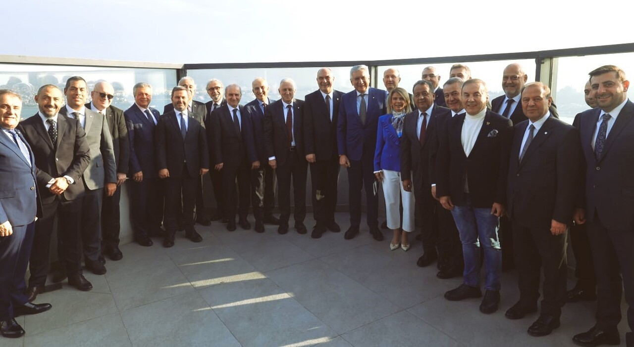 ESKİŞEHİR SANAYİ ODASI (ESO) YÖNETİM KURULU, İSTANBUL SANAYİ ODASI'NI (ESO) ZİYARET EDEREK İSO...