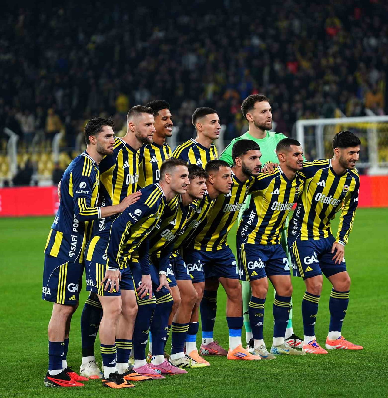 FENERBAHÇE, BEŞİKTAŞ İLE OYNADIĞI ZİRAAT TÜRKİYE KUPASI MAÇINDAN 2-1 MAĞLUP AYRILDI VE EZELİ...
