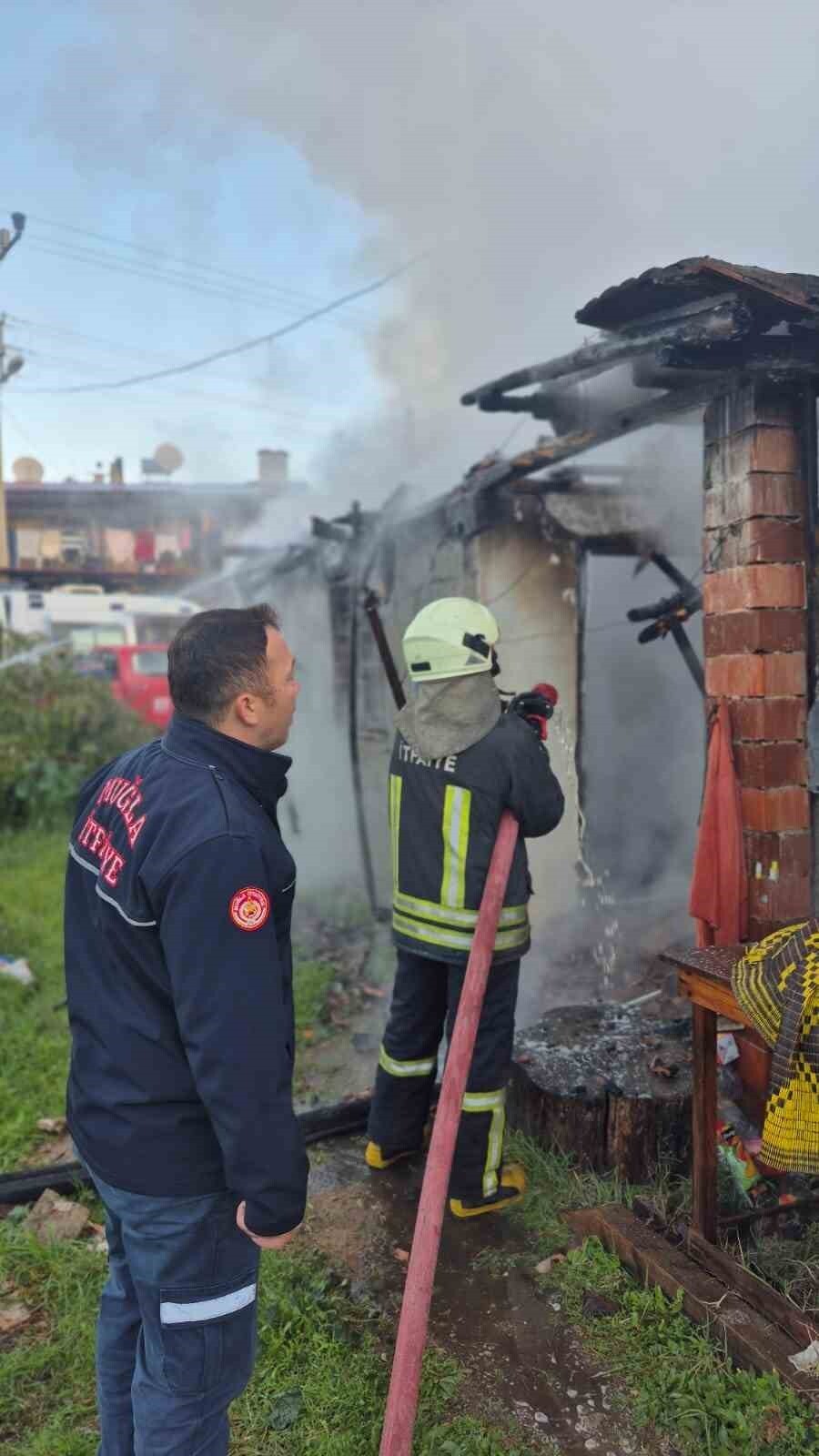 FETHİYE’DE EV YANGINI: 1 YARALI