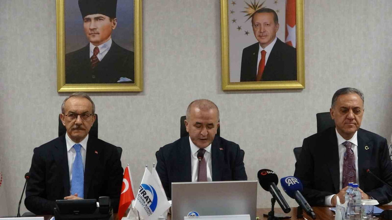 FIRAT KALKINMA AJANSI (FKA) YÖNETİM KURULU BAŞKANLIĞI GÖREVİNİ YÜRÜTEN ELAZIĞ VALİSİ NUMAN...