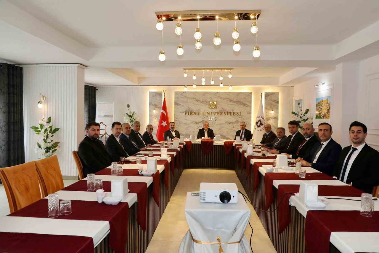 FIRAT ÜNİVERSİTESİ 2025 YILI DIŞ PAYDAŞ TOPLANTISI GERÇEKLEŞTİRİLDİ