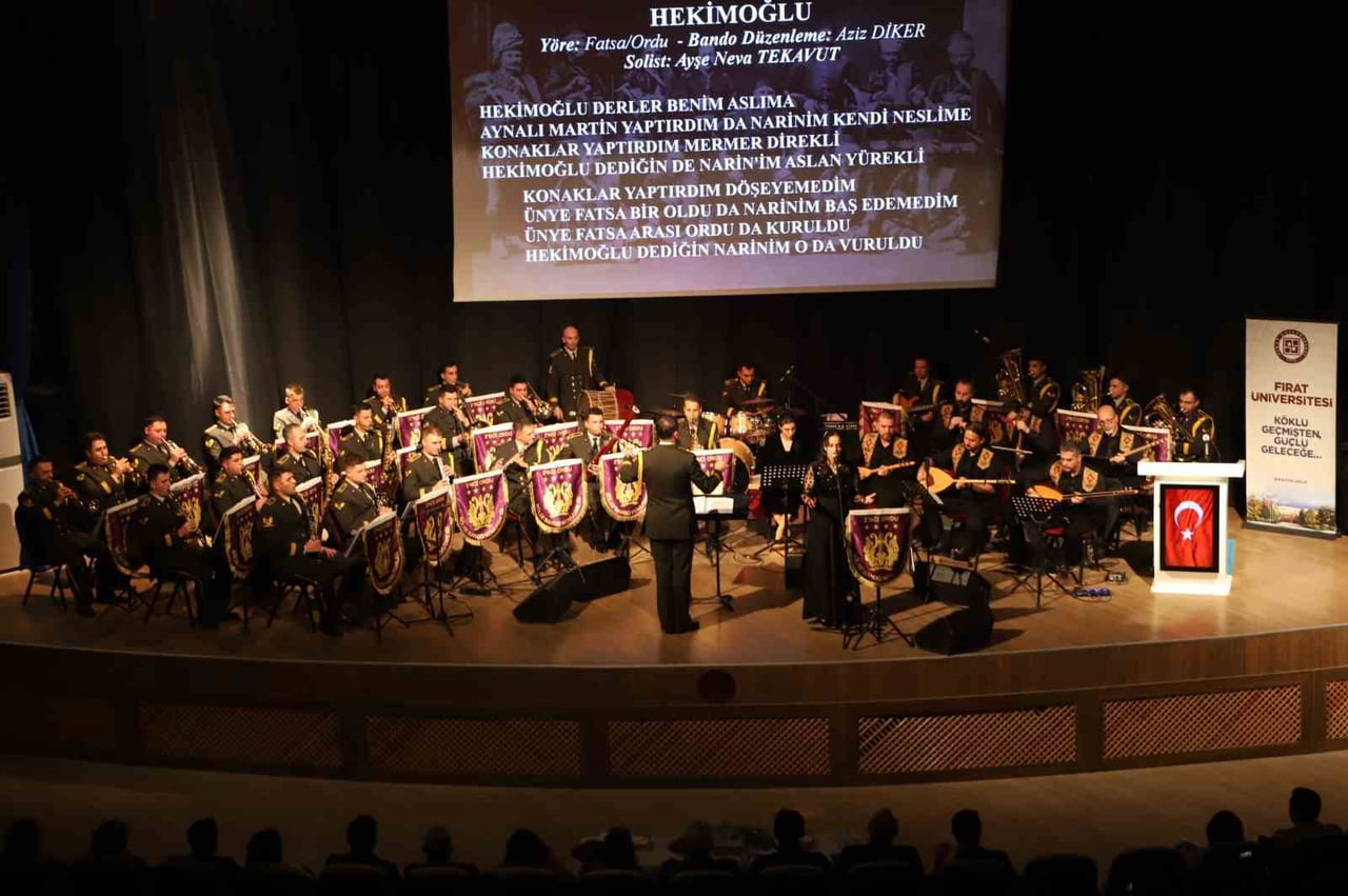 FIRAT ÜNİVERSİTESİ’NDE MUHTEŞEM BANDO KONSERİ AYAKTA ALKIŞLANDI