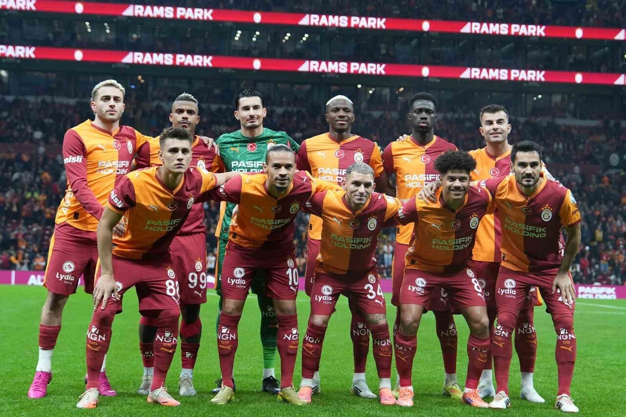 GALATASARAY TEKNİK DİREKTÖRÜ OKAN BURUK, SON OYNADIKLARI FENERBAHÇE DERBİSİNİN 11'İNE GÖRE...