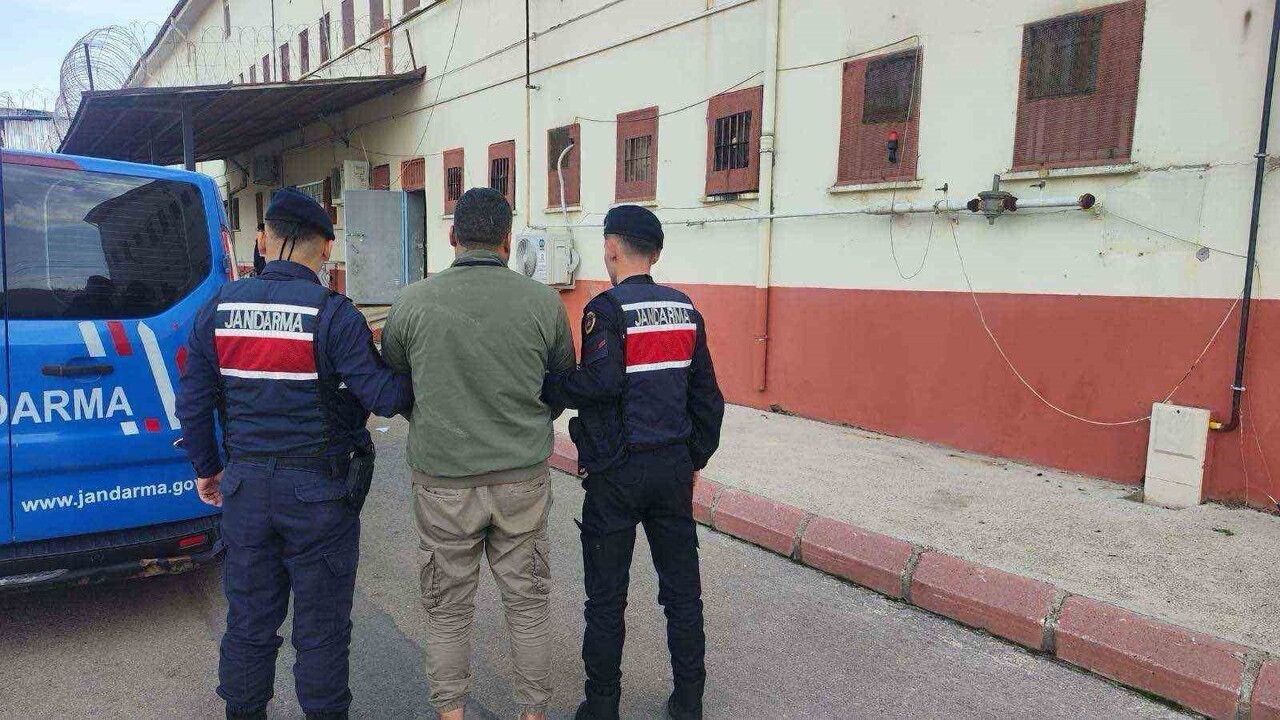 GAZİANTEP'TE ARANAN 3 ŞAHSI JANDARMA YAKALADI