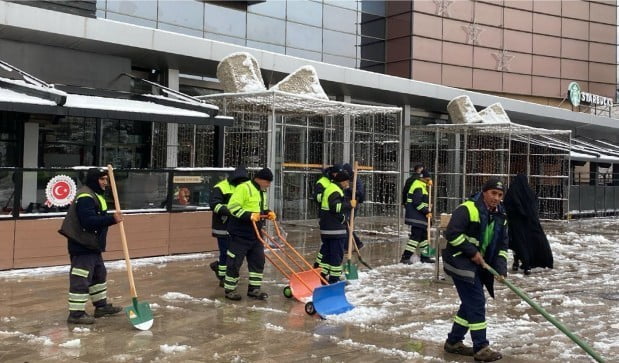 GAZİANTEP'TE GECE SAATLERİNDEN İTİBAREN ETKİLİ OLMASI BEKLENEN YOĞUN KAR YAĞIŞI ÖNCESİNDE...