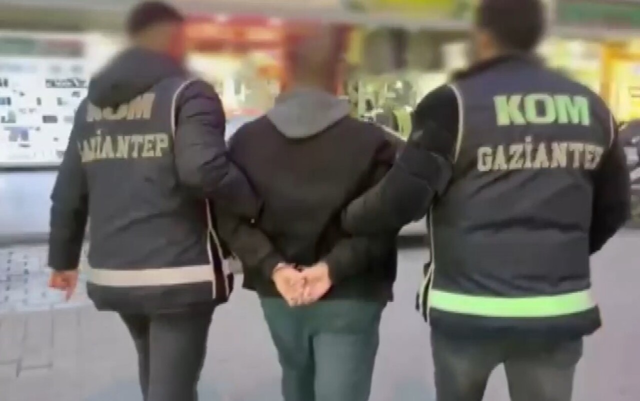GAZİANTEP'TE POLİS EKİPLERİNİN TEFECİLİK SUÇUNA YÖNELİK OPERASYONUNDA 1 ŞÜPHELİ GÖZALTINA...