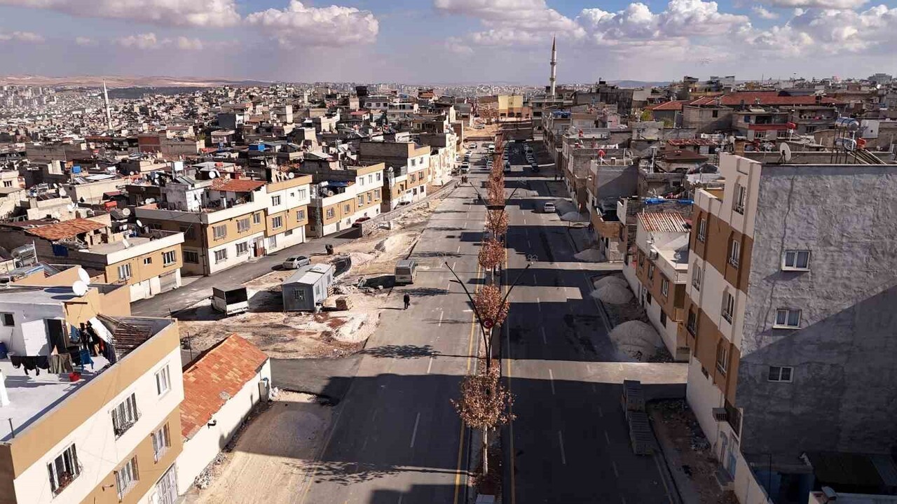 GAZİANTEP BÜYÜKŞEHİR BELEDİYESİ, ŞANLIDERE CADDESİ’NDE YAŞANAN ULAŞIM SORUNLARINI ÇÖZMEK İÇİN...