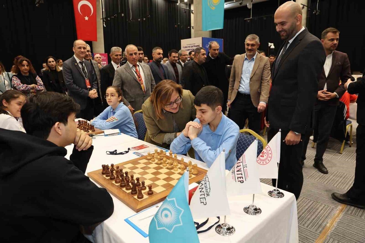 GAZİANTEP BÜYÜKŞEHİR, TÜRK DÜNYASININ İLK SATRANÇ BULUŞMASINA EV SAHİPLİĞİ YAPIYOR