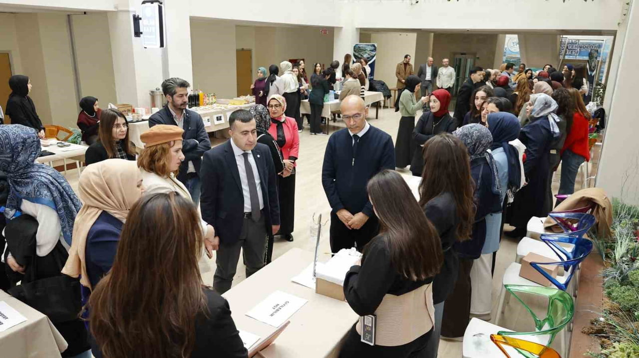 GAZİANTEP İSLAM BİLİM VE TEKNOLOJİ ÜNİVERSİTESİ (GİBTÜ) SAĞLIK BİLİMLERİ FAKÜLTESİ EBELİK BÖLÜMÜ...