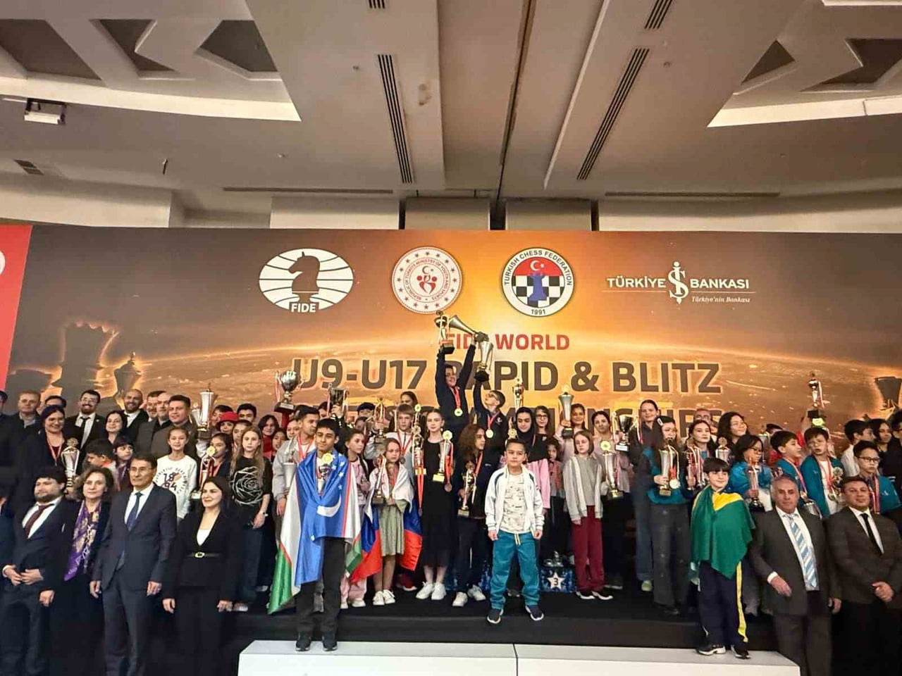 GENÇLİK VE SPOR BAKANI OSMAN AŞKIN BAK, ANTALYA’DA DÜZENLENEN DÜNYA 9-17 YAŞ GRUPLARI HIZLI VE...