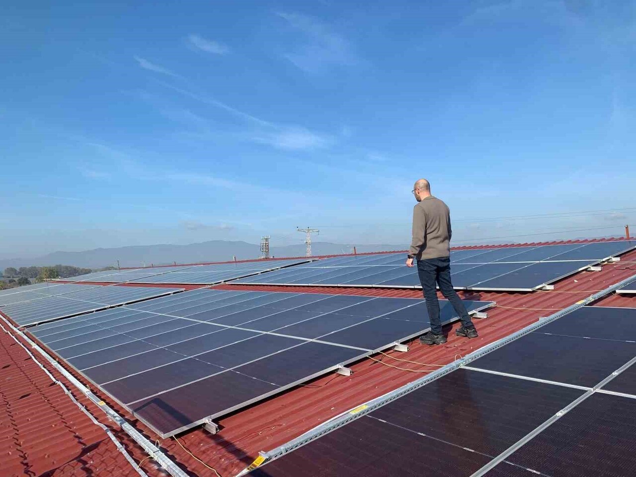 GERMENCİK BELEDİYE BAŞKANI BURAK ZENCİRCİ, BELEDİYENİN ENERJİ GİDERLERİNİ SIFIRLAYACAK GÜNEŞ...