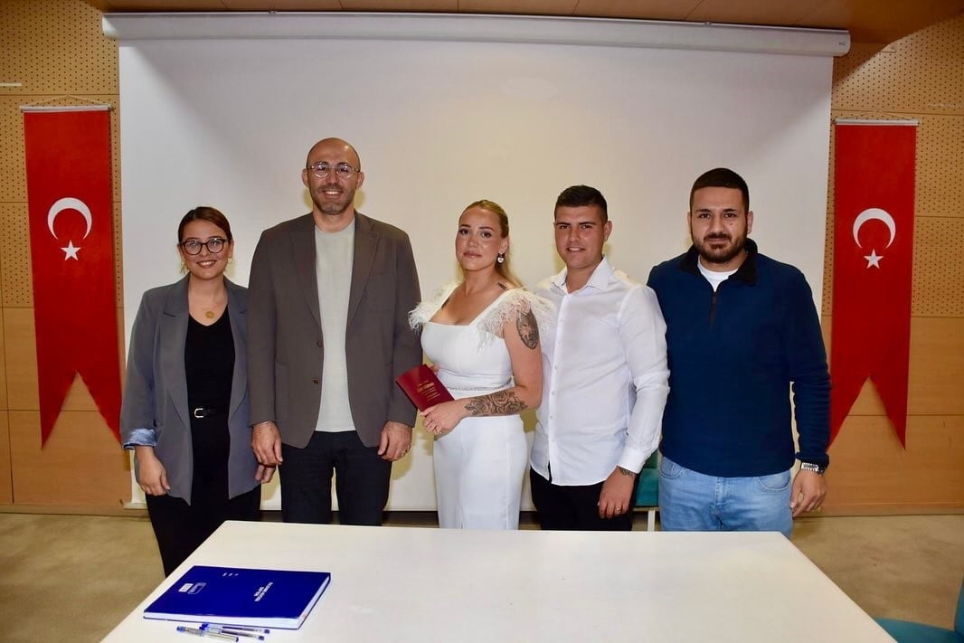 GERMENCİK BELEDİYESİ 2025 YILINDA ÇİFTLERİN MUTLULUĞUNA EV SAHİPLİĞİ YAPARKEN, HAYATLARINI...