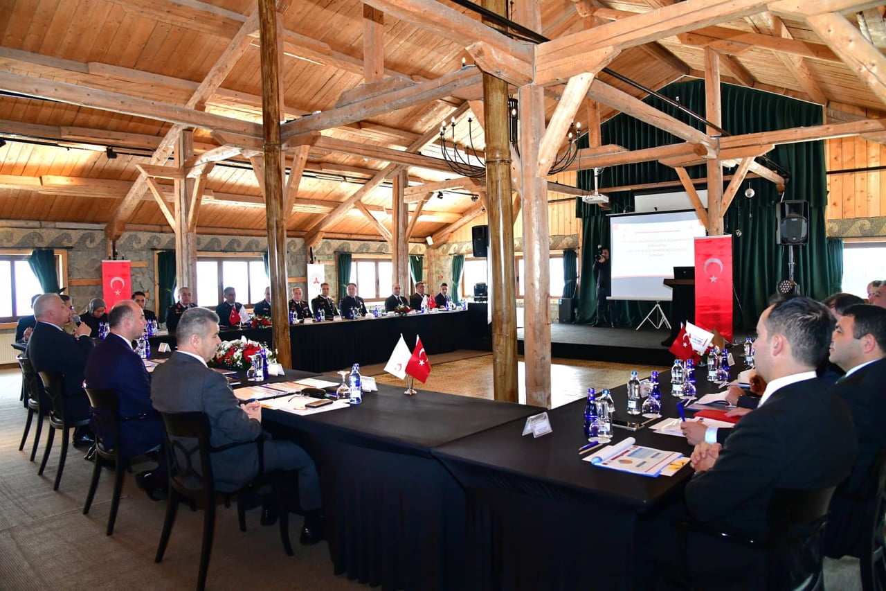 GİRESUN'DA DÜZENLENEN "DÜZENSİZ GÖÇLE MÜCADELE KOORDİNASYON" TOPLANTISINDA KARADENİZ BÖLGESİ...