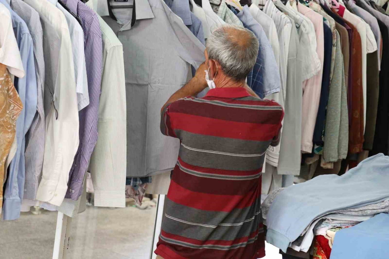 GİYSİ BANK HİZMETE DEVAM EDİYOR