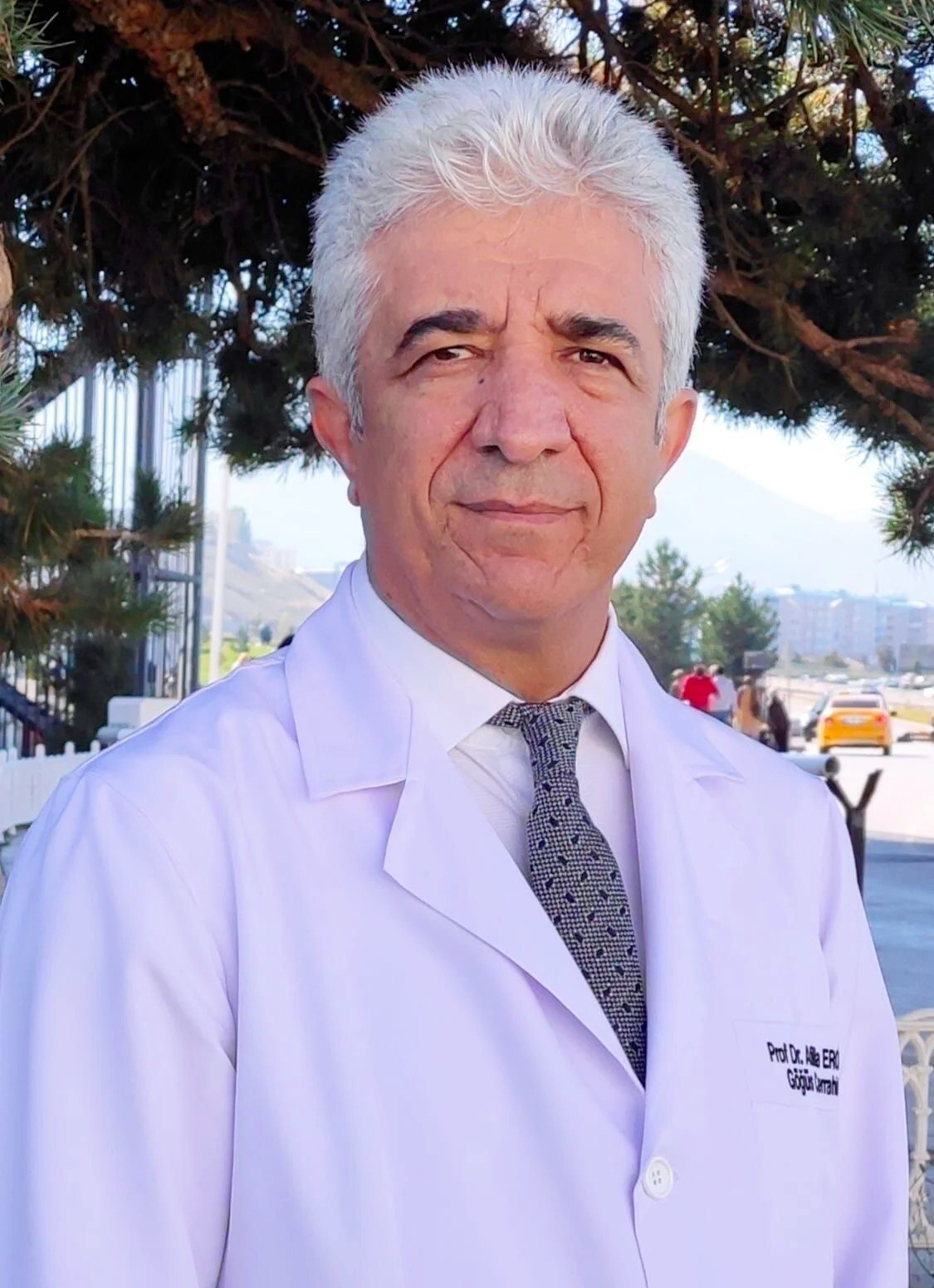 GÖĞÜS CERRAHİSİ VE YEMEK BORUSU CERRAHİSİNİN ÖNDE GELEN İSİMLERİNDEN PROF. DR. ATİLLA EROĞLU...