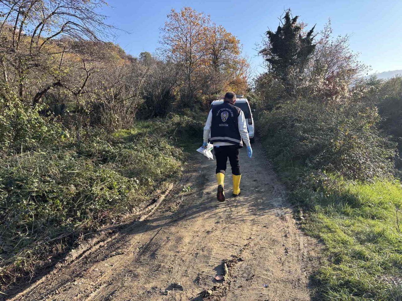 GÖLCÜK İLÇESİNDE KENDİSİNDEN HABER ALINAMAYAN GENÇ, KIZ ARKADAŞININ CEP TELEFONUNDAKİ "KONUM...