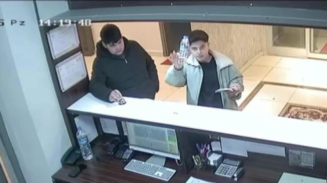 GÜMÜŞHACIKÖY SANAYİ SİTESİNDE MOTOR MEKANİK USTALARININ YANINDA ÇIRAK OLARAK ÇALIŞAN 16...