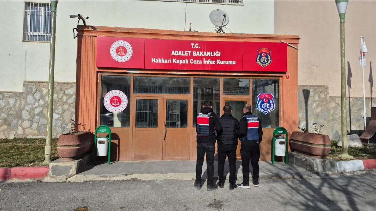HAKKARİ’DE 9 YIL 4 AY 15 GÜN KESİNLEŞMİŞ HAPİS CEZASI BULUNAN S.A. İSİMLİ ŞAHIS...