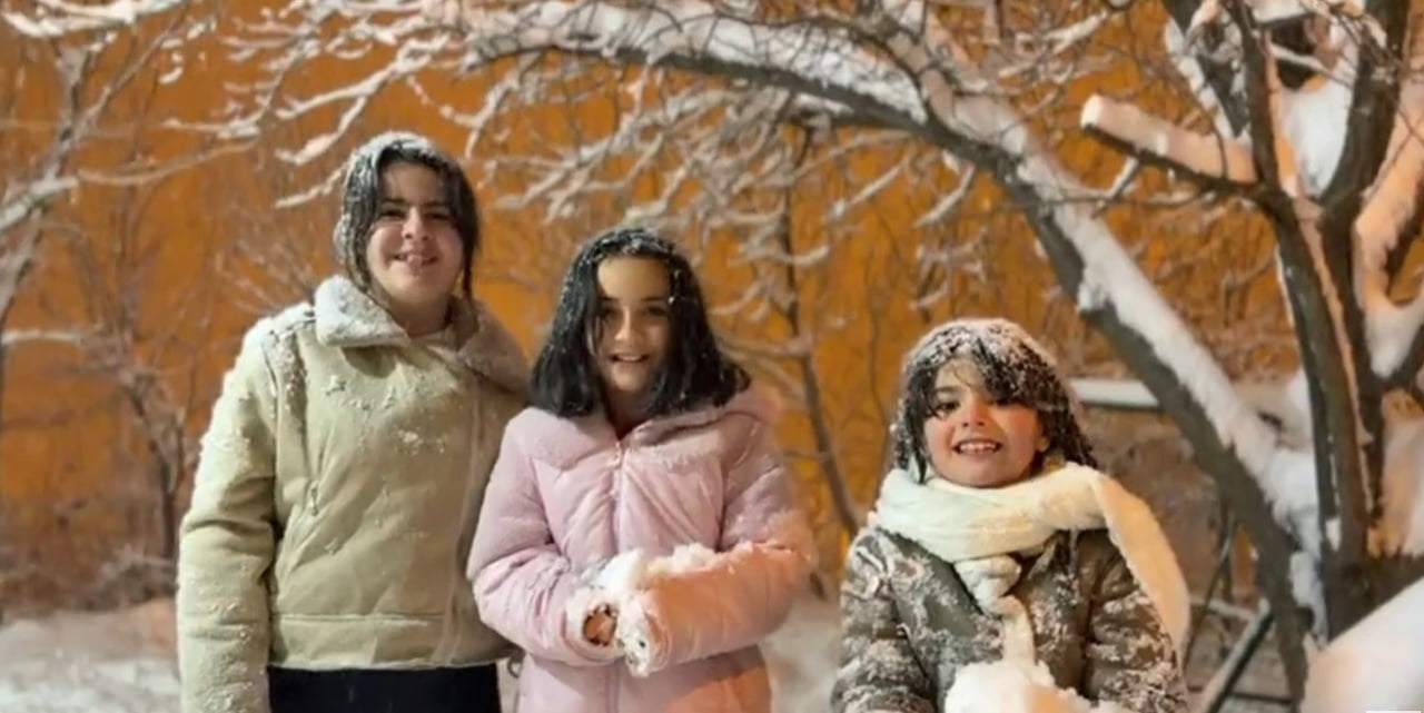 HAKKARİ’DE ETKİLİ OLAN YOĞUN KAR YAĞIŞI NEDENİYLE 281 YERLEŞİM YERİNİN ULAŞIMA KAPANMASI VE...