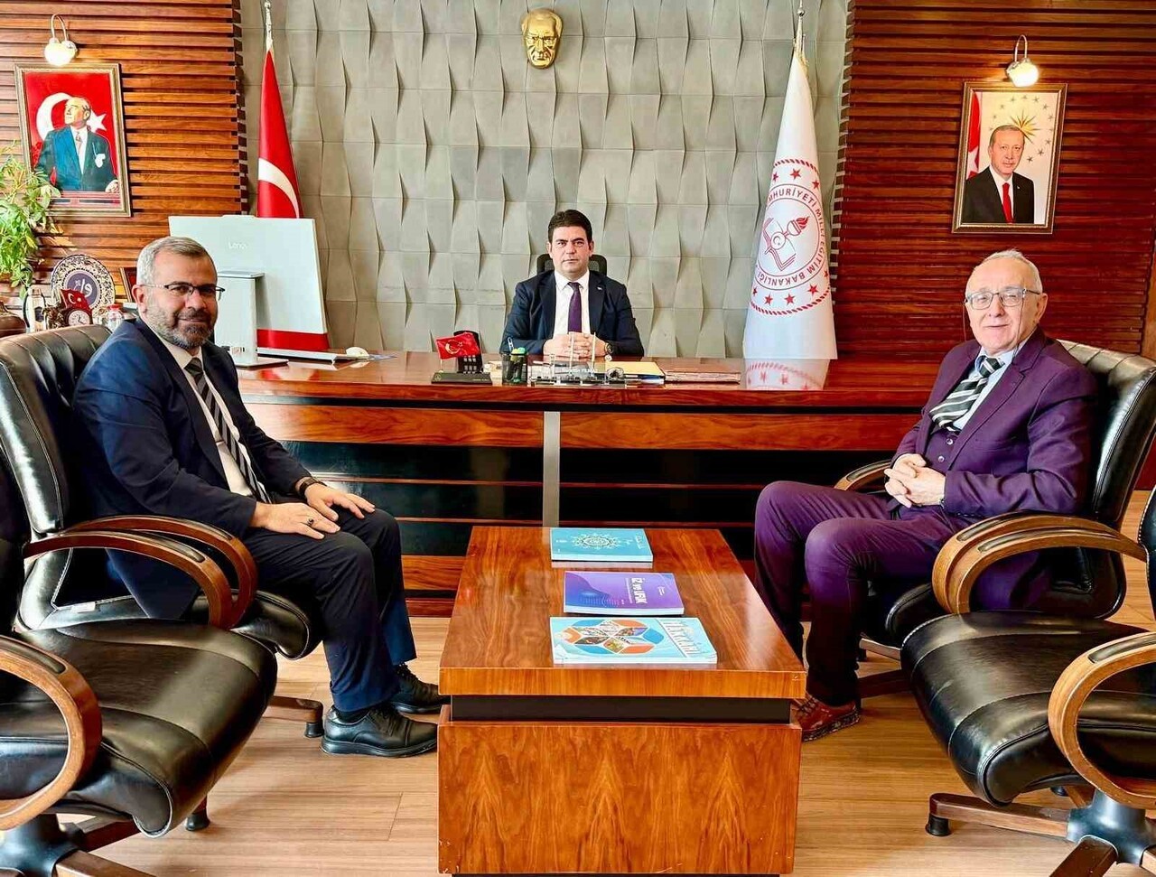 HAKKÂRİ’NİN İLK ÖĞRETMENİ VE MATBAACILARINDAN OLAN İBRAHİM HATİPOĞLU’NUN MİRASI GELECEK NESİLLERE...