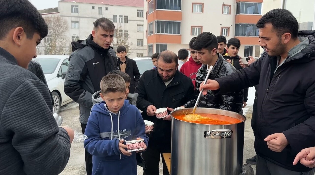 HAKKARİ’NİN YÜKSEKOVA İLÇESİNDE YERLİ MALI HAFTASI BAŞLANGICINDA YÜKSEKOVA MEHMET AKİF ERSOY...