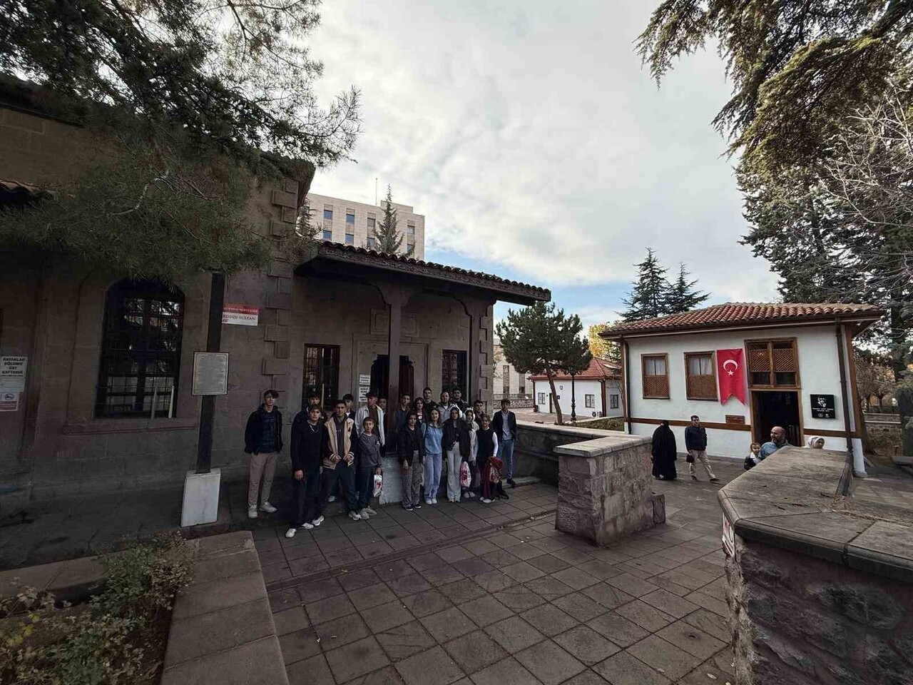 HAKKARİ VALİSİ ALİ ÇELİK’İN ANKARA KÜLTÜR GEZİSİYLE ÖDÜLLENDİRDİĞİ CUMHURİYET ANADOLU LİSESİ...