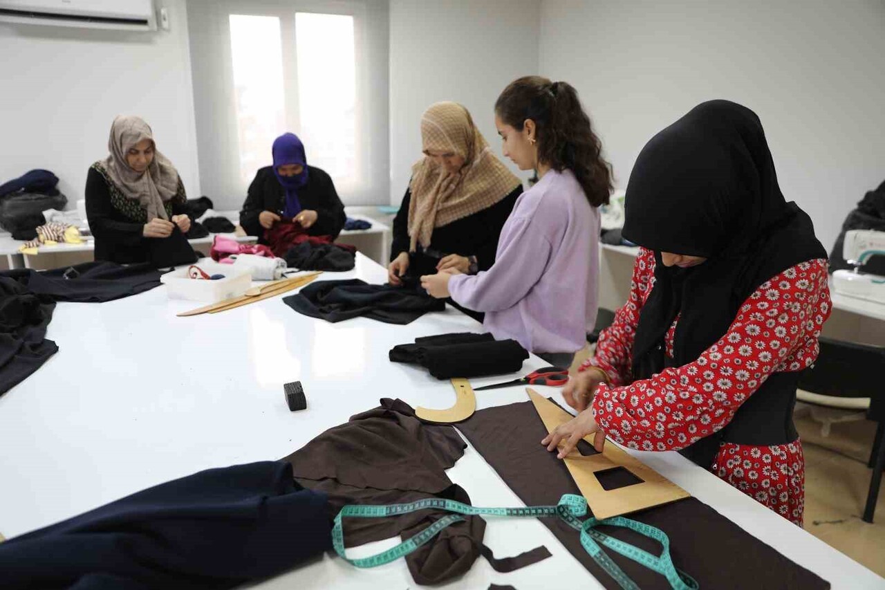 HALİLİYE BELEDİYESİ'NDEN KADINLARA EĞİTİM VE HOBİ DESTEĞİ