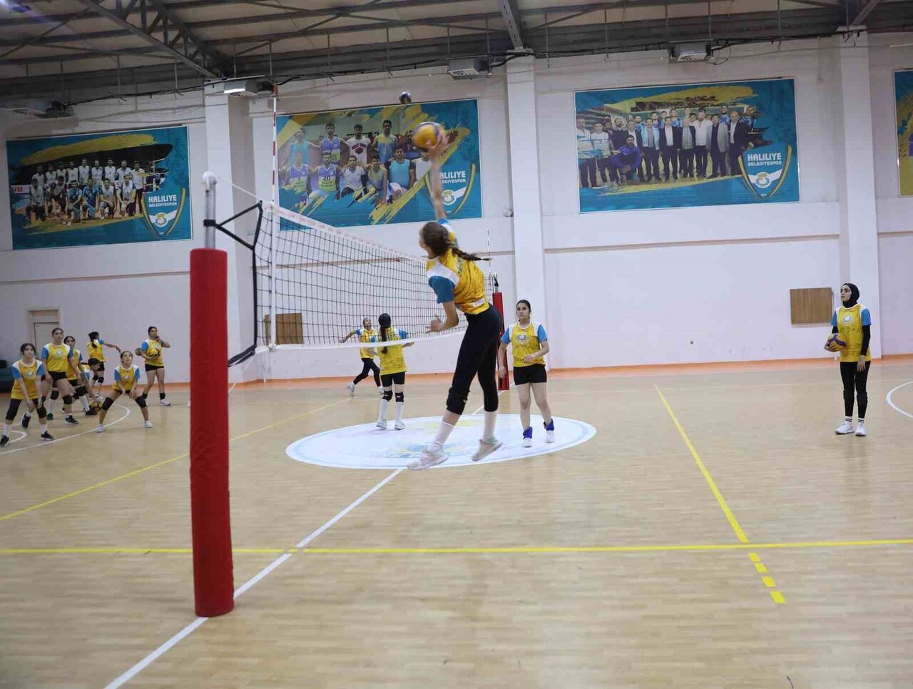 HALİLİYE’NİN SPOR KURSLARI GENÇLERE KAPI AÇIYOR