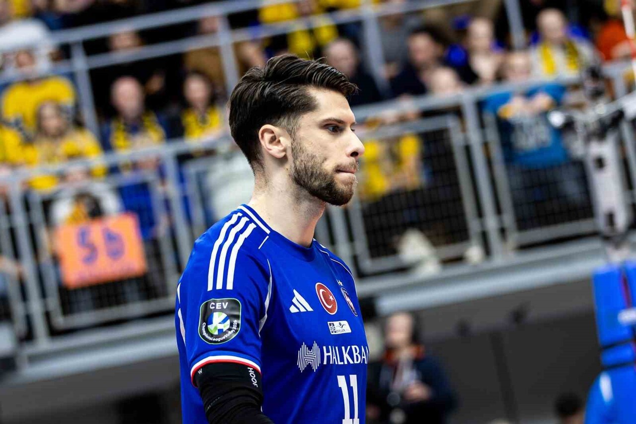 HALKBANK SPOR KULÜBÜ'NÜN YENİ TRANSFERİ POLONYALI ALEKSANDER SLİWKA AÇIKLAMA YAPTI