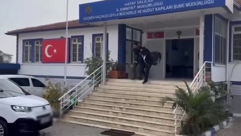 HATAY'DA POLİS EKİPLERİ TARAFINDAN GERÇEKLEŞTİRİLEN OPERASYONDA 6 GÖÇMEN YAKALANIRKEN, 1 GÖÇMEN...