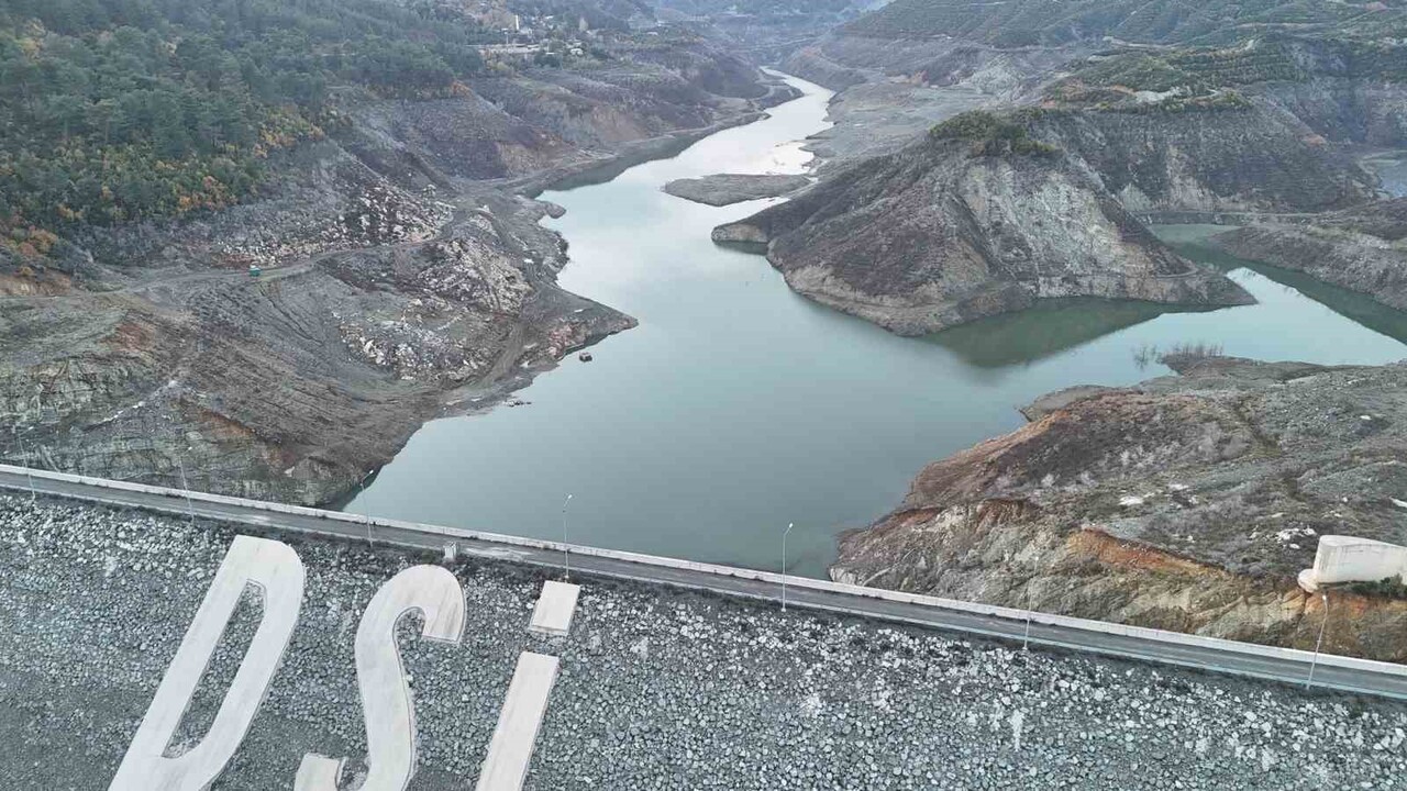 HATAY'DA SON 65 YILIN EN KURAK YILININ YAŞANMASIYLA BİRLİKTE KENTİN 3 İLÇESİNİN SU İHTİYACINI...