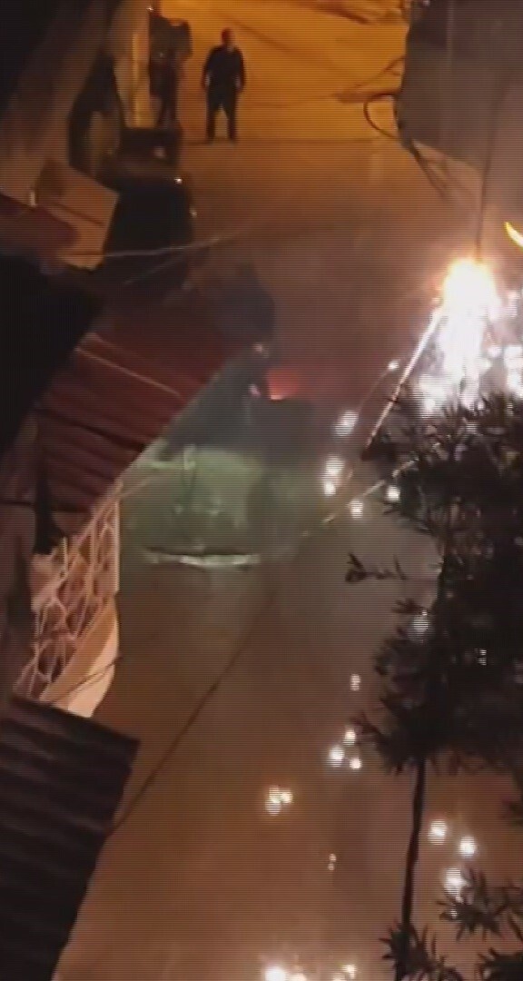 HATAY'IN ANTAKYA İLÇESİNDE ELEKTRİK KABLOLARIN BOMBA GİBİ PATLAMASI VATANDAŞLARI TEDİRGİN ETTİ....