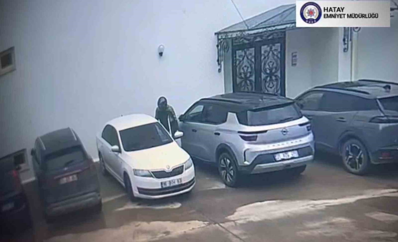 HATAY’DA FİLM GİBİ HIRSIZLIK, SAHTE PLAKALI ARAÇLA İL DIŞINA ÇIKARKEN YAKALANDI