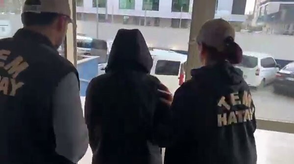 HATAY’DA TERÖRLE MÜCADELEYE YÖNELİK OPERASYONDA 6 YIL 3 AY HAPİS CEZASI BULUNAN FETÖ/PDY ÜYESİ 2...