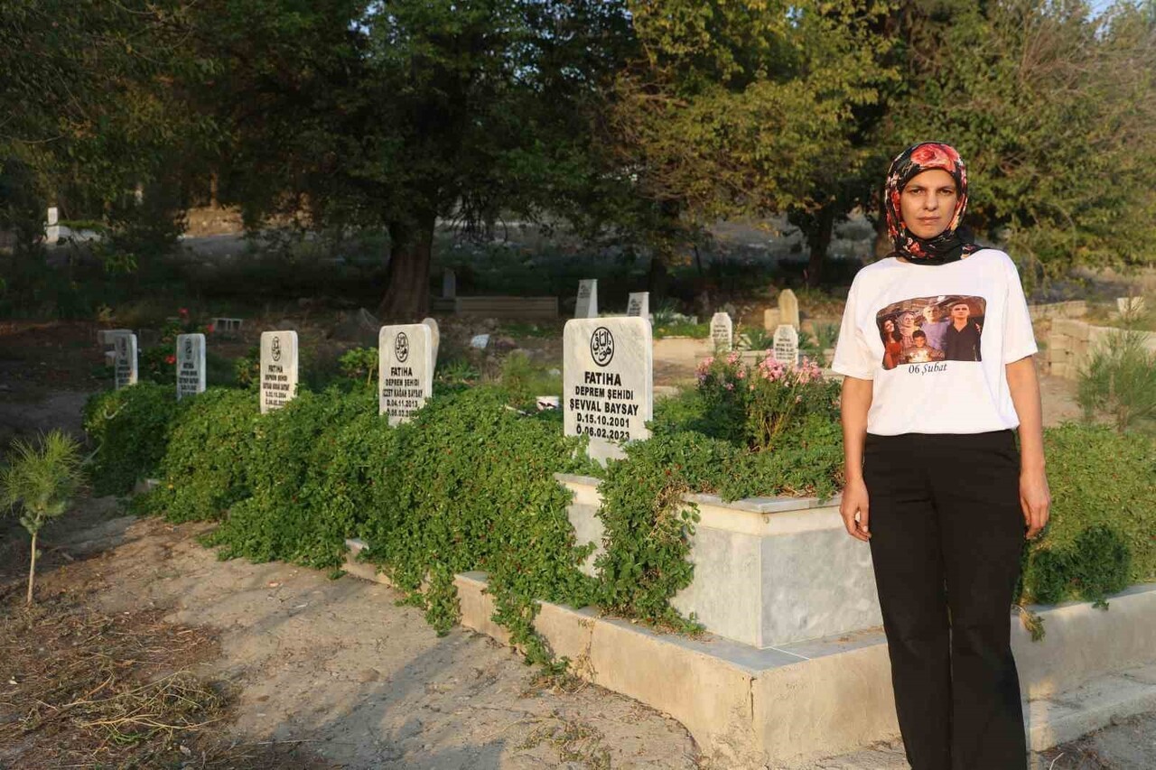 HATAY’IN KIRIKHAN İLÇESİNDE DEPREMDE 26 KİŞİNİN ÖLDÜĞÜ YAĞMUR APARTMANI’NDA 13 YAKININI KAYBEDEN...