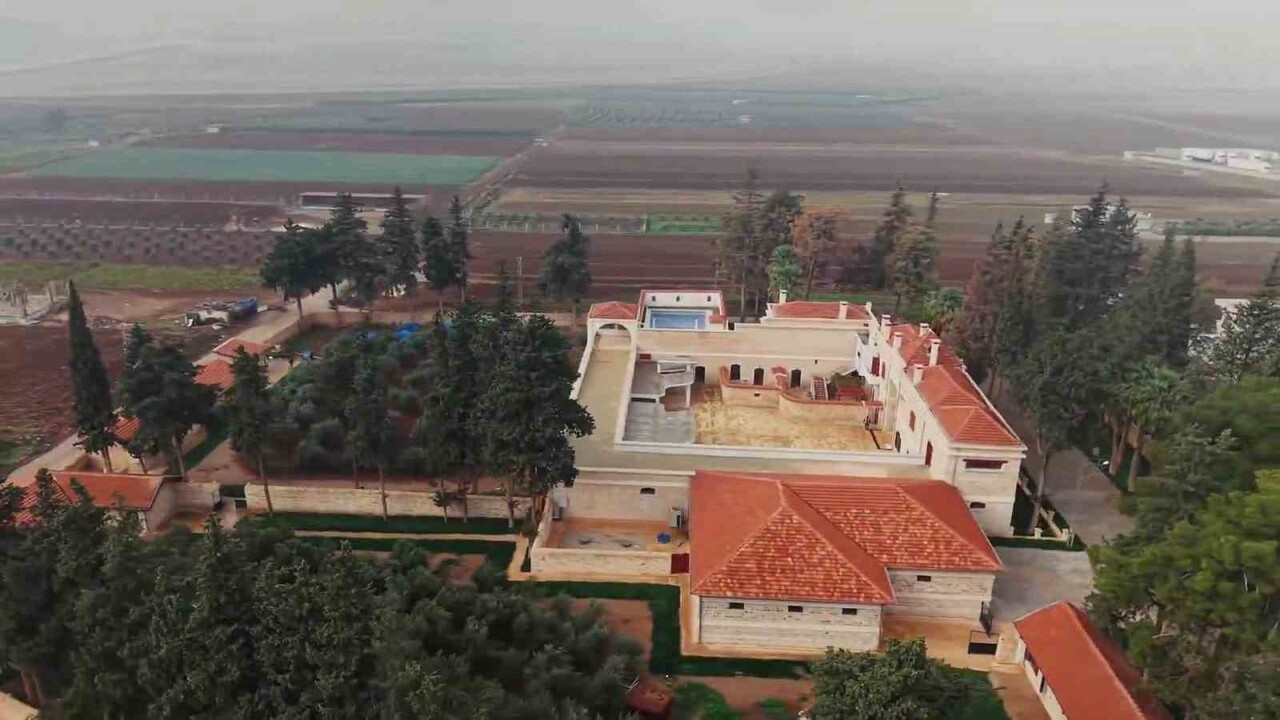 HATAY’IN  REYHANLI İLÇESİNDE BULUNAN VE TÜRK SİNEMASINDA BİR ÇOK FİLME EV SAHİPLİĞİ YAPAN FATİH...