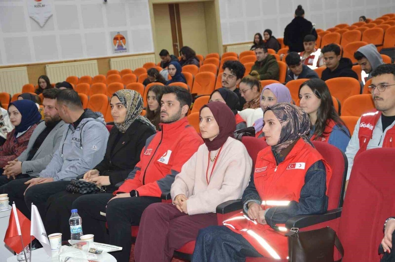 HAVZA’DA GENÇ KIZILAY’DAN GENÇLİK BULUŞMASI