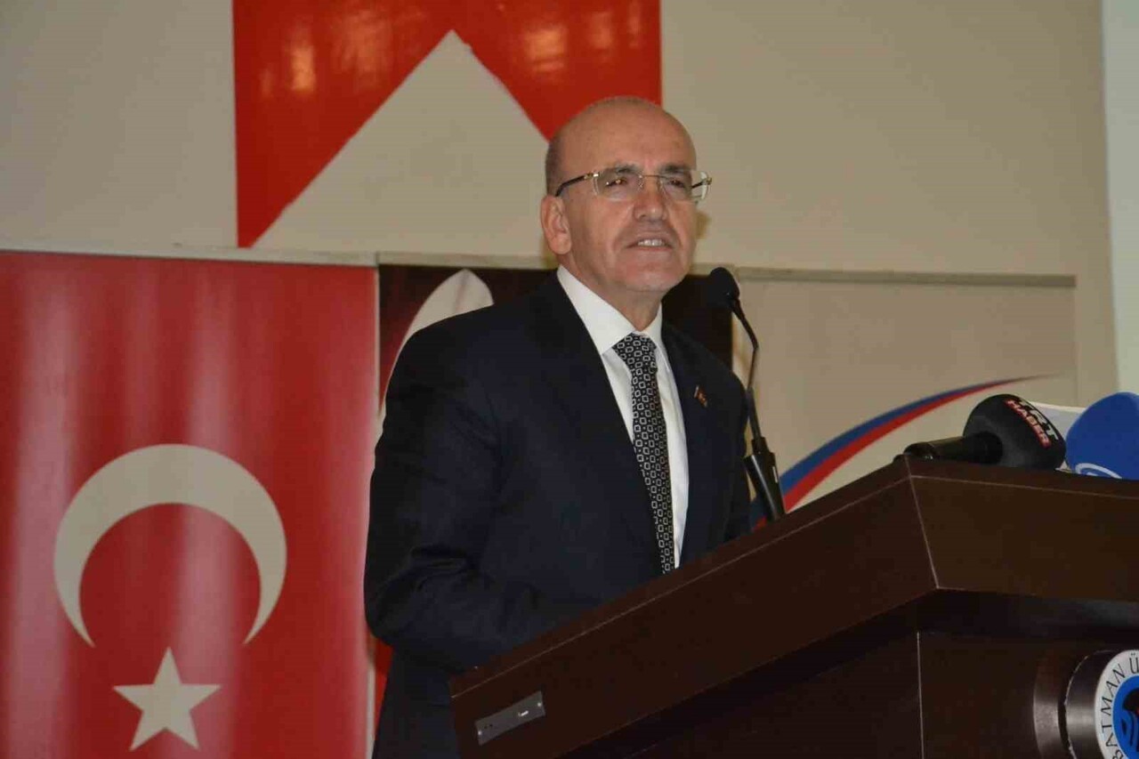 HAZİNE VE MALİYE BAKANI MEHMET ŞİMŞEK, BATMAN'DA "KÜRESEL MEYDAN OKUMALAR VE TÜRKİYE" KONULU...
