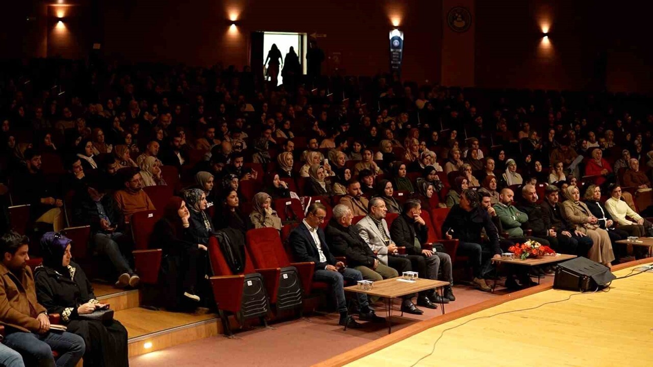 HAZRETİ MEVLÂNÂ’NIN 752. VUSLAT YIL DÖNÜMÜ DOLAYISIYLA ANLAMLI BİR ANMA PROGRAMINA EV SAHİPLİĞİ...