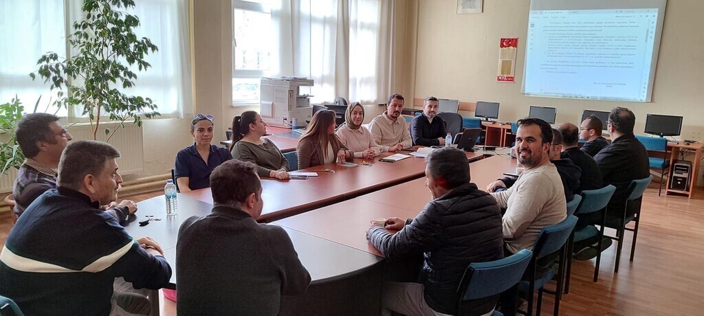 HİSARCIK MYO’DA "BOLOGNA BİLGİ PAKETİ VE DERS TANIM FORMU HAZIRLAMA" KONULU EĞİTİM