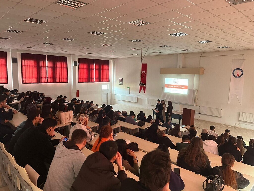 HİSARCIK MYO’DA "KADINA YÖNELİK ŞİDDETLE MÜCADELE" KONULU EĞİTİM