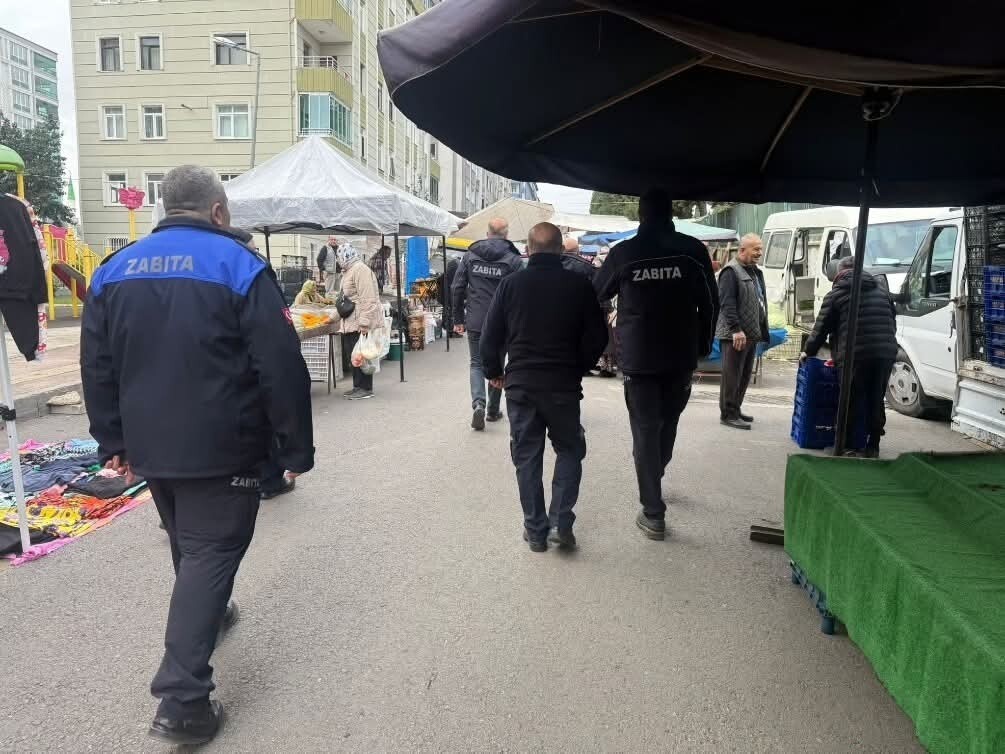 İLKADIM BELEDİYESİ ZABITA MÜDÜRLÜĞÜ EKİPLERİ, VATANDAŞLARIN DAHA SAĞLIKLI VE GÜVENİLİR GIDAYA...